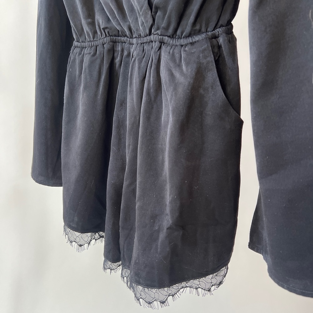 Lace romper - Picture 2 of 2
